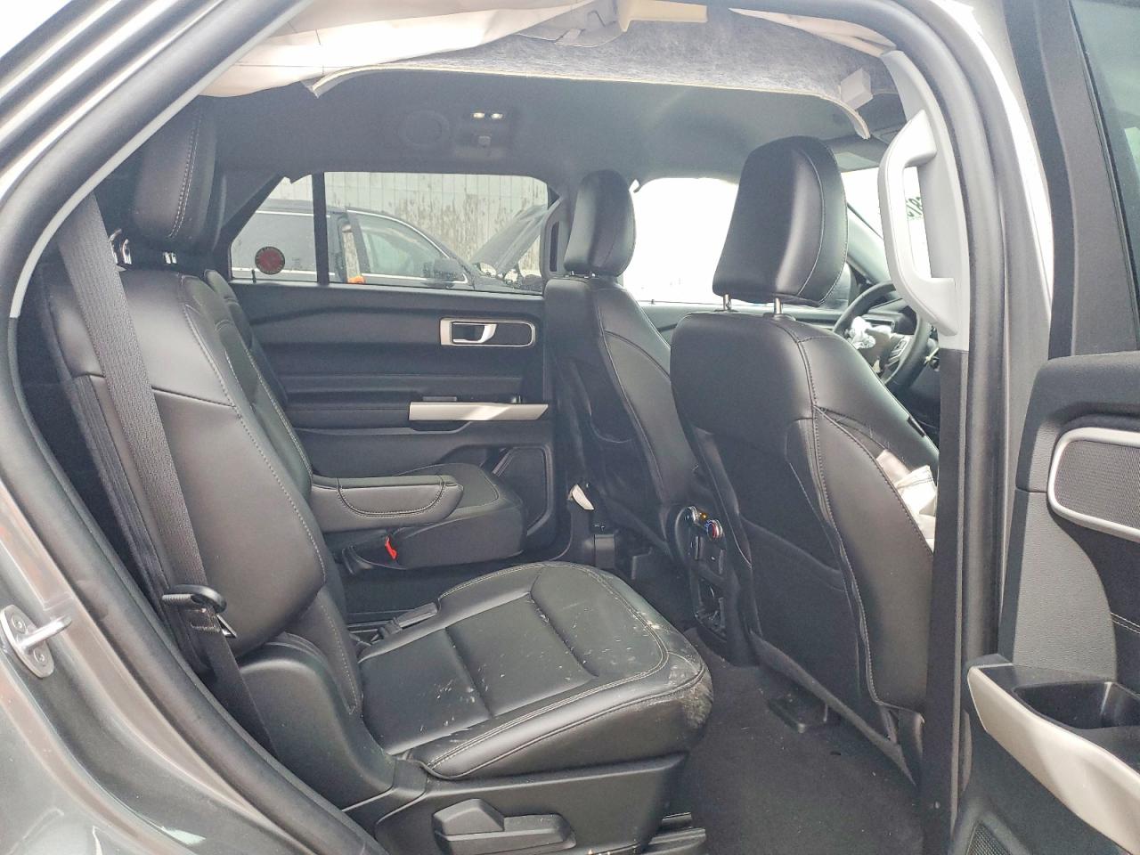 2023 FORD EXPLORER XLT photo 21