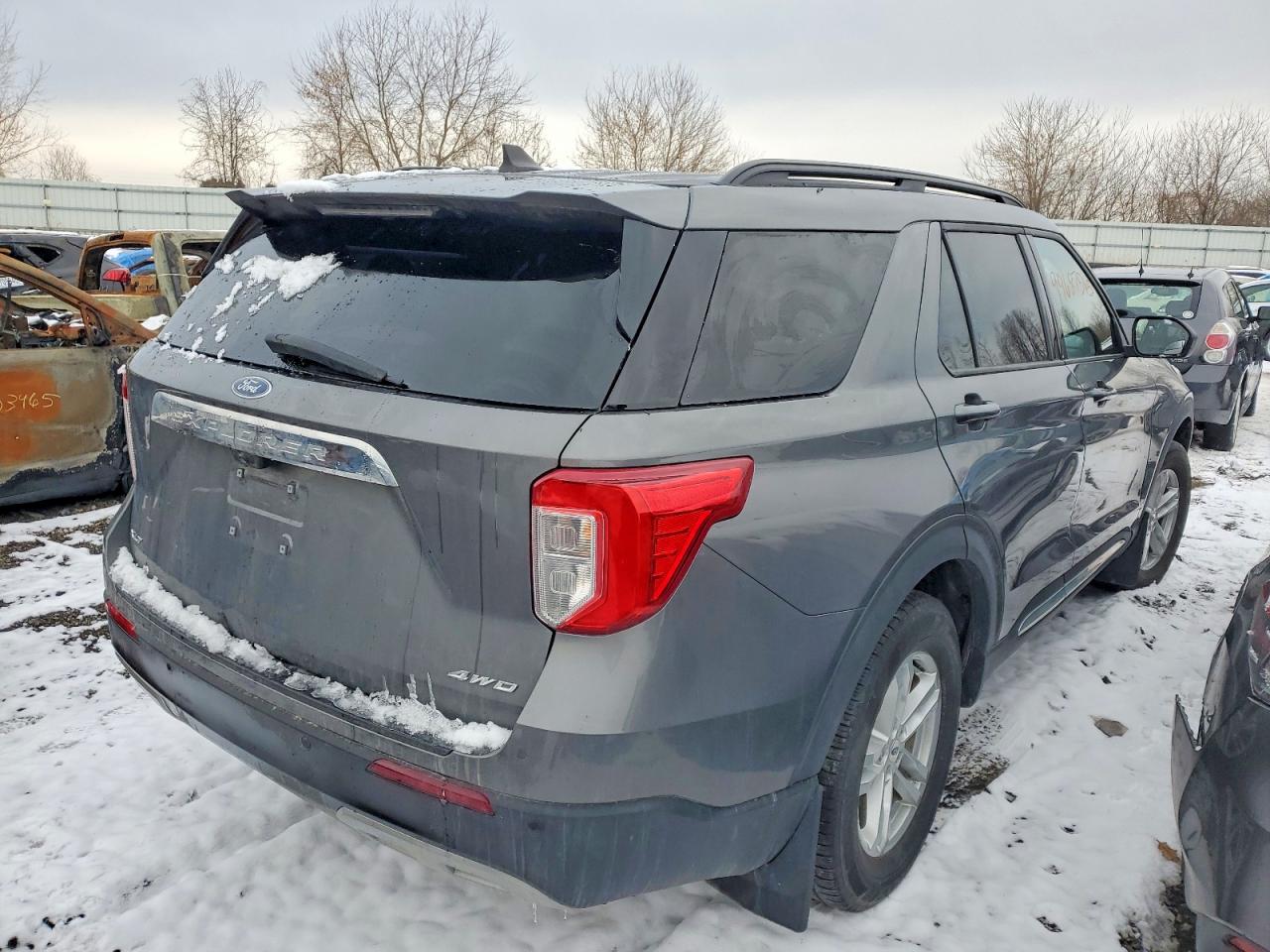 2023 FORD EXPLORER XLT photo 5