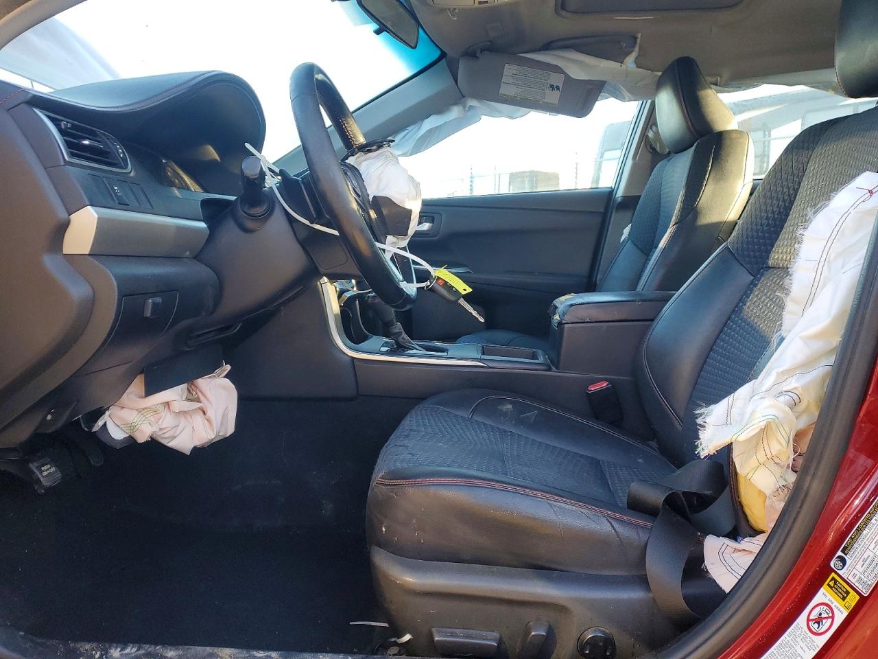 2015 TOYOTA CAMRY LE photo 7