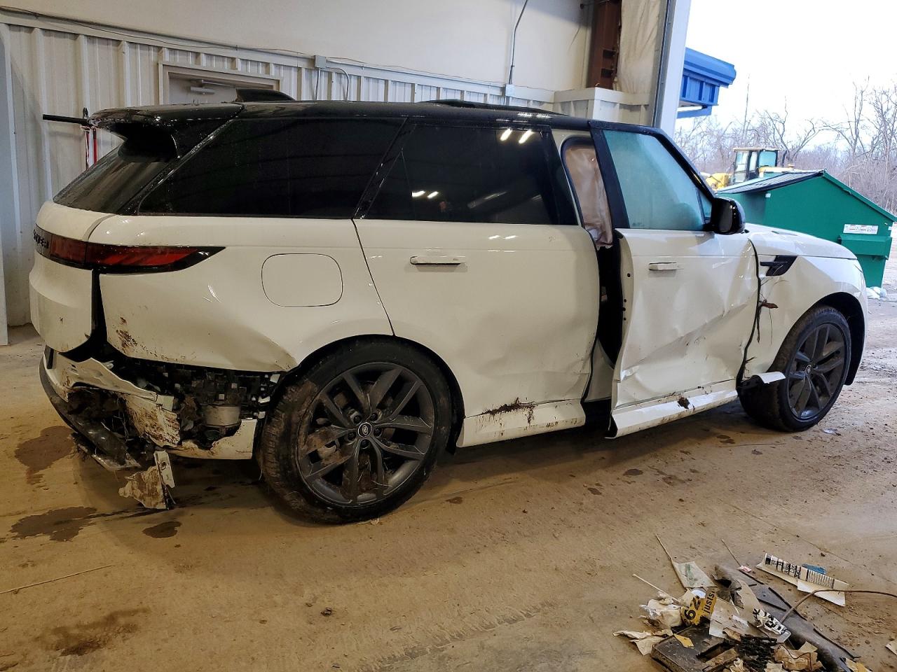 2025 LAND ROVER RANGE ROVER SPORT DYNAMIC SE photo 3