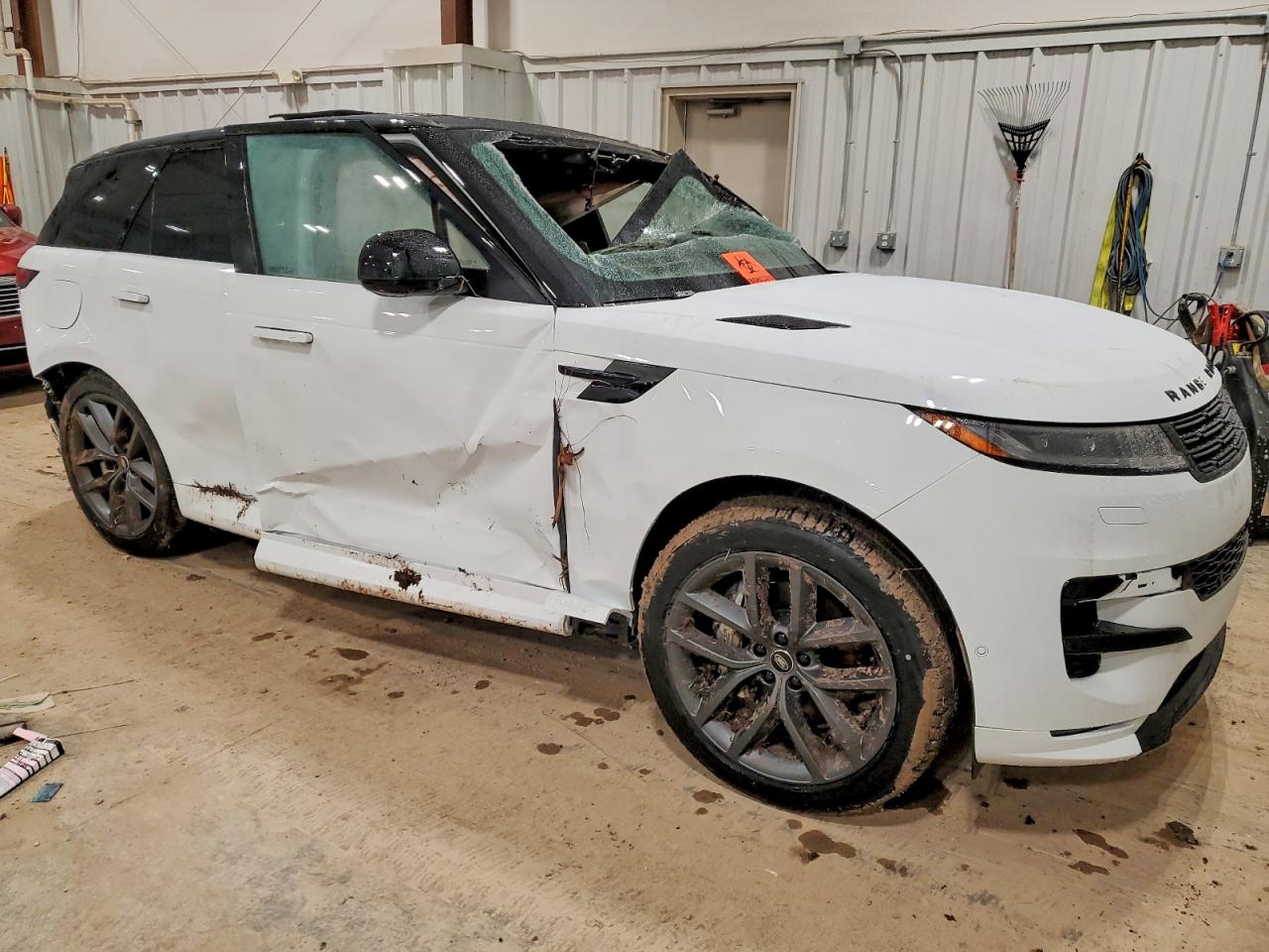 2025 LAND ROVER RANGE ROVER SPORT DYNAMIC SE photo 4