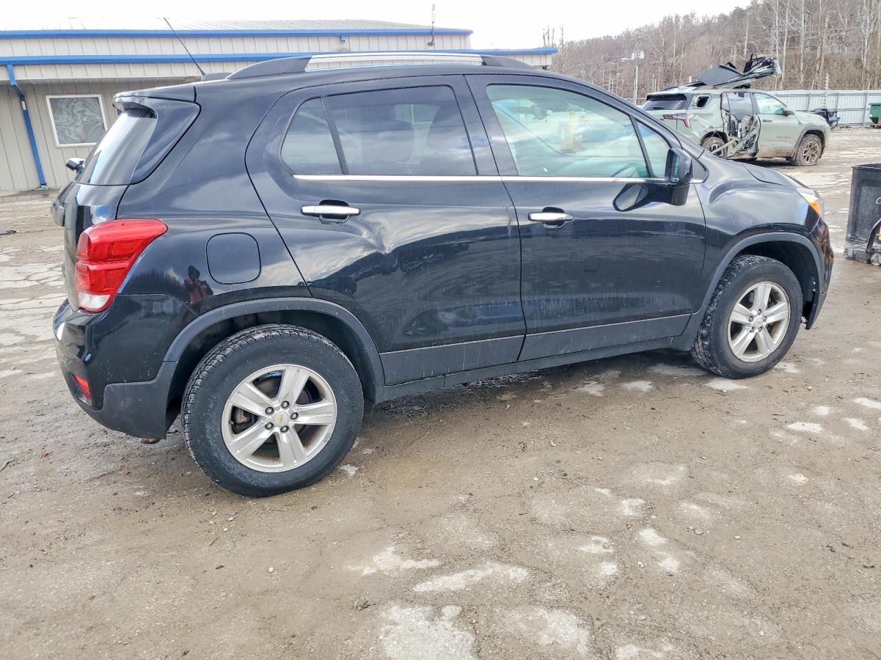 2019 CHEVROLET TRAX 1LT photo 3