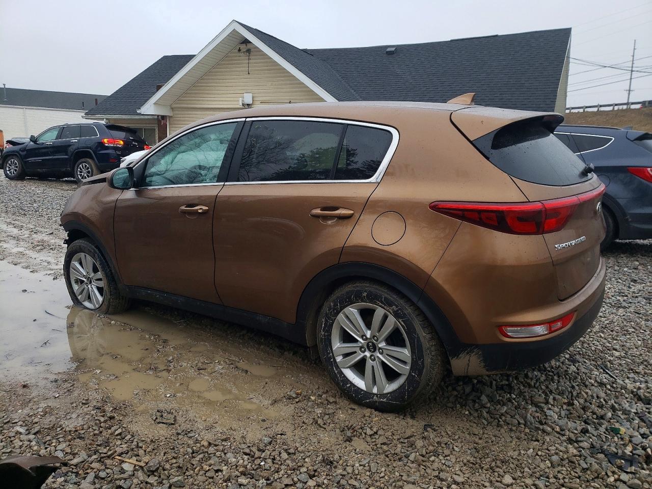 2018 KIA SPORTAGE LX photo 2