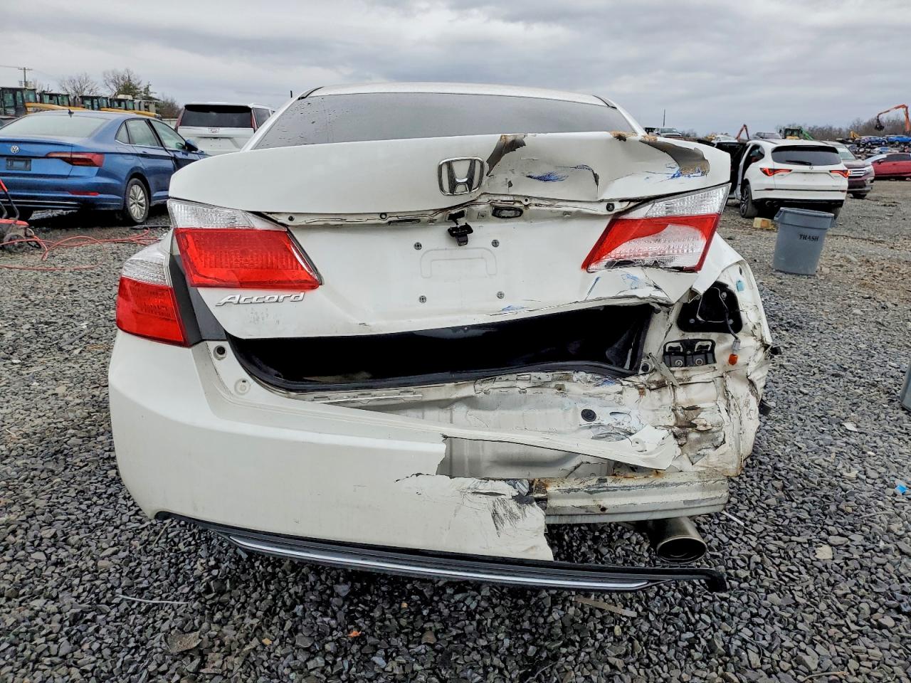 2015 HONDA ACCORD LX photo 6