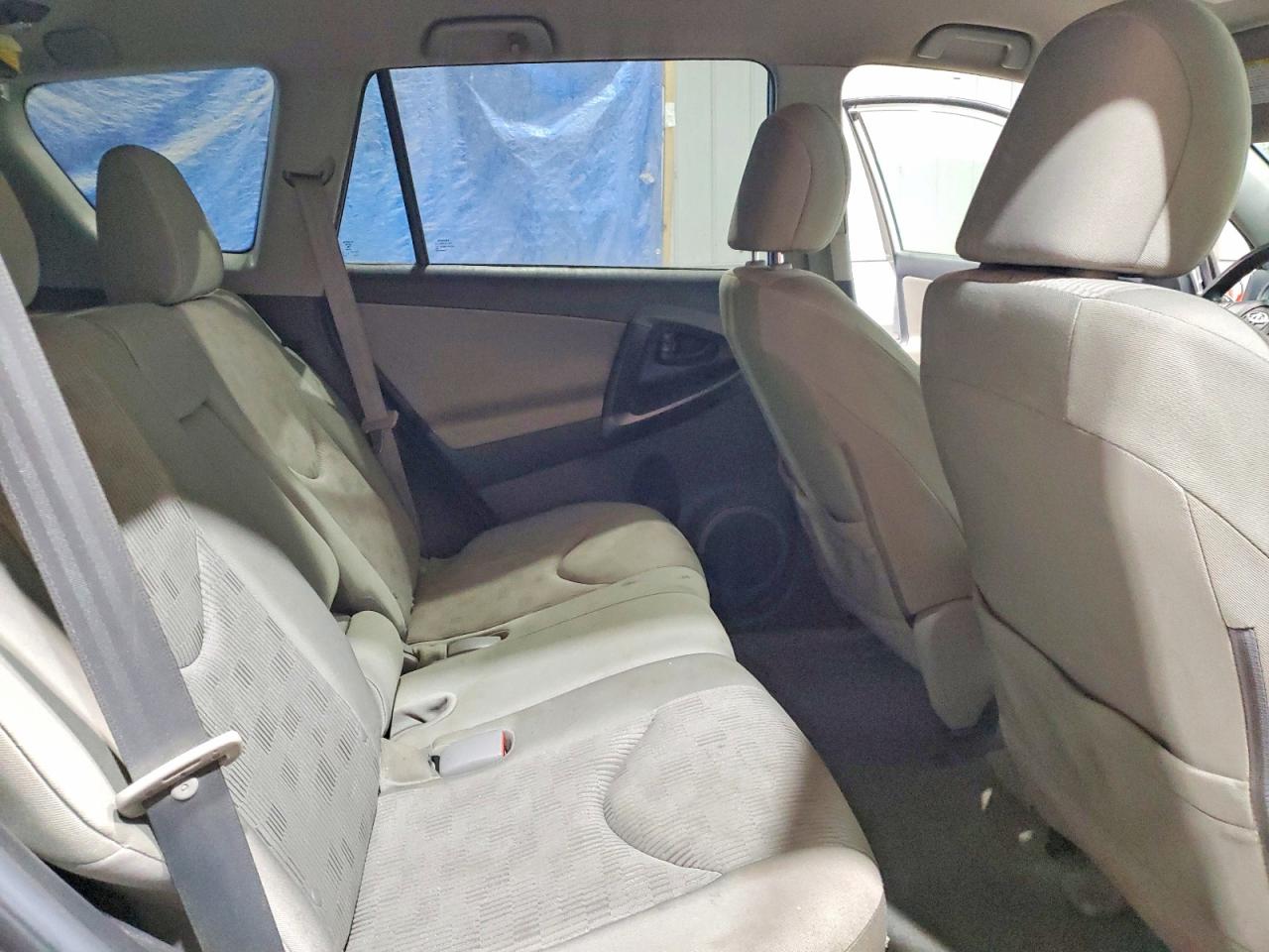 2012 TOYOTA RAV4 BASE photo 11