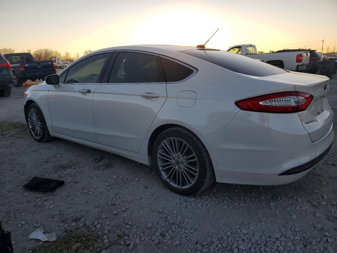 2013 FORD FUSION SE photo 2