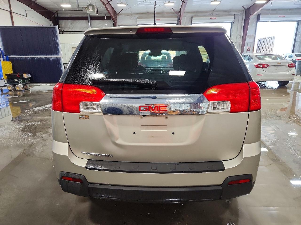 2013 GMC TERRAIN SLE photo 6