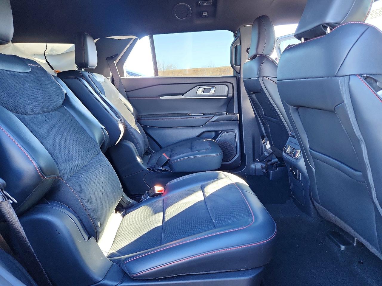 2025 FORD EXPLORER ST photo 11