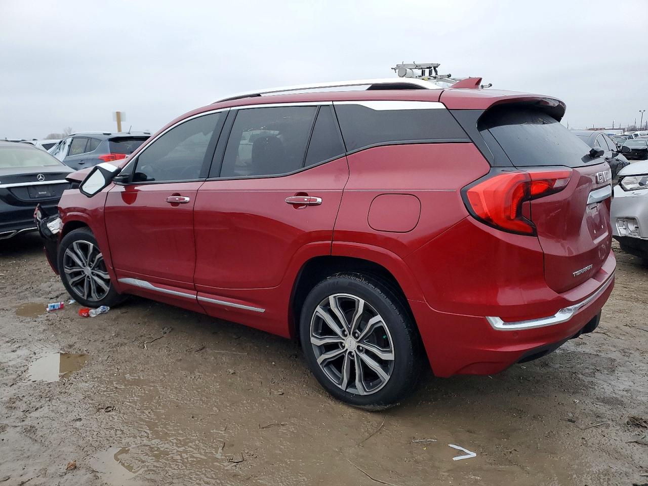 2019 GMC TERRAIN DENALI photo 2