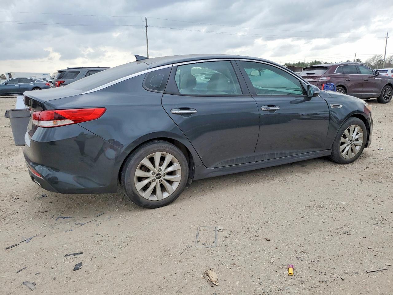 2016 KIA OPTIMA LX photo 3
