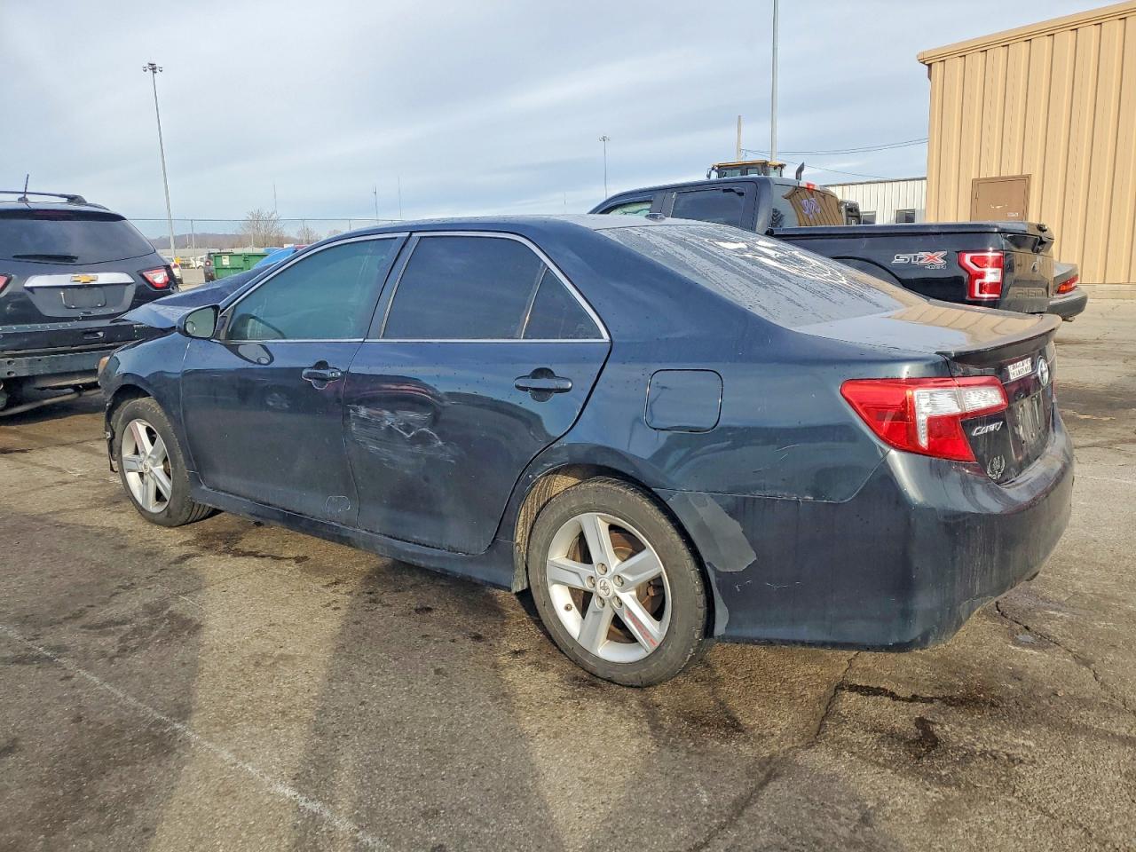 2012 TOYOTA CAMRY BASE photo 2