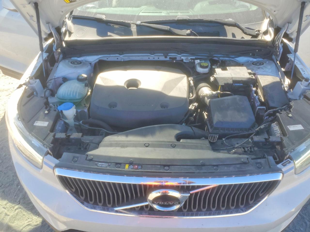 2022 VOLVO XC40 T5 MOMENTUM photo 11