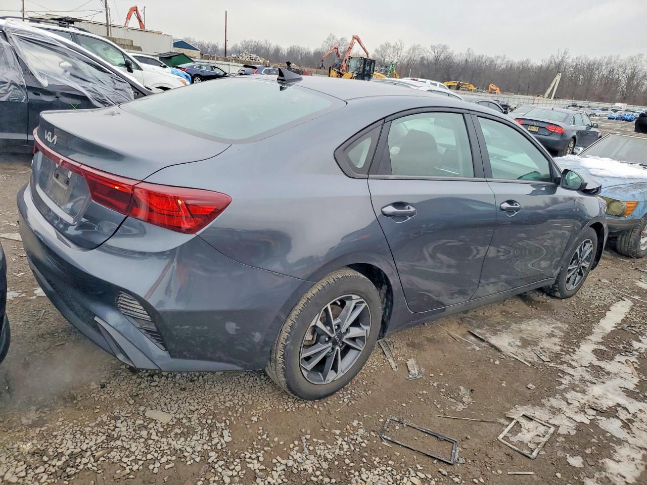 2024 KIA FORTE LX photo 3