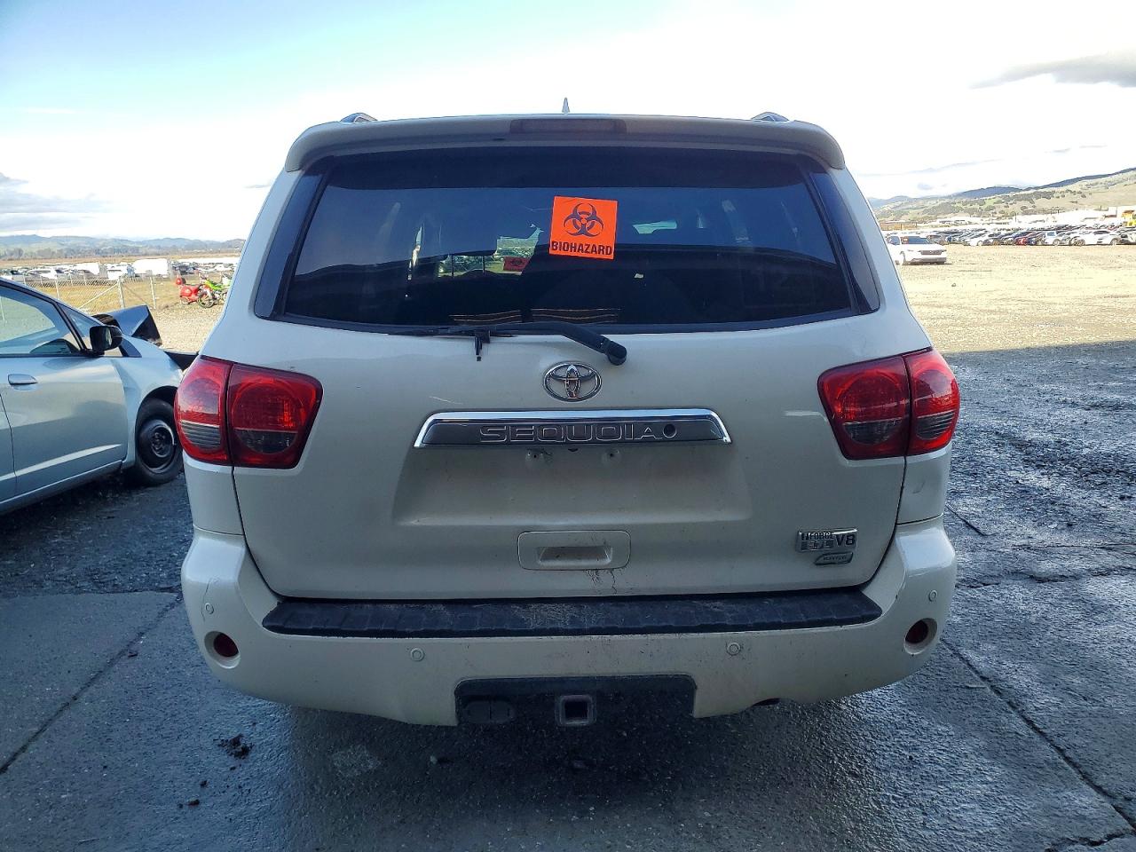 2011 TOYOTA SEQUOIA PLATINUM photo 6