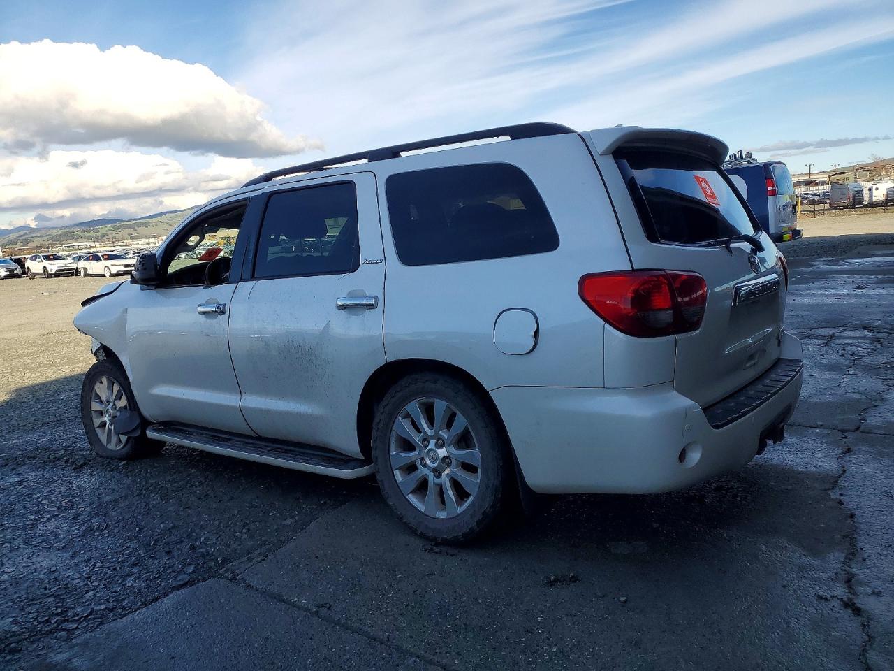 2011 TOYOTA SEQUOIA PLATINUM photo 2