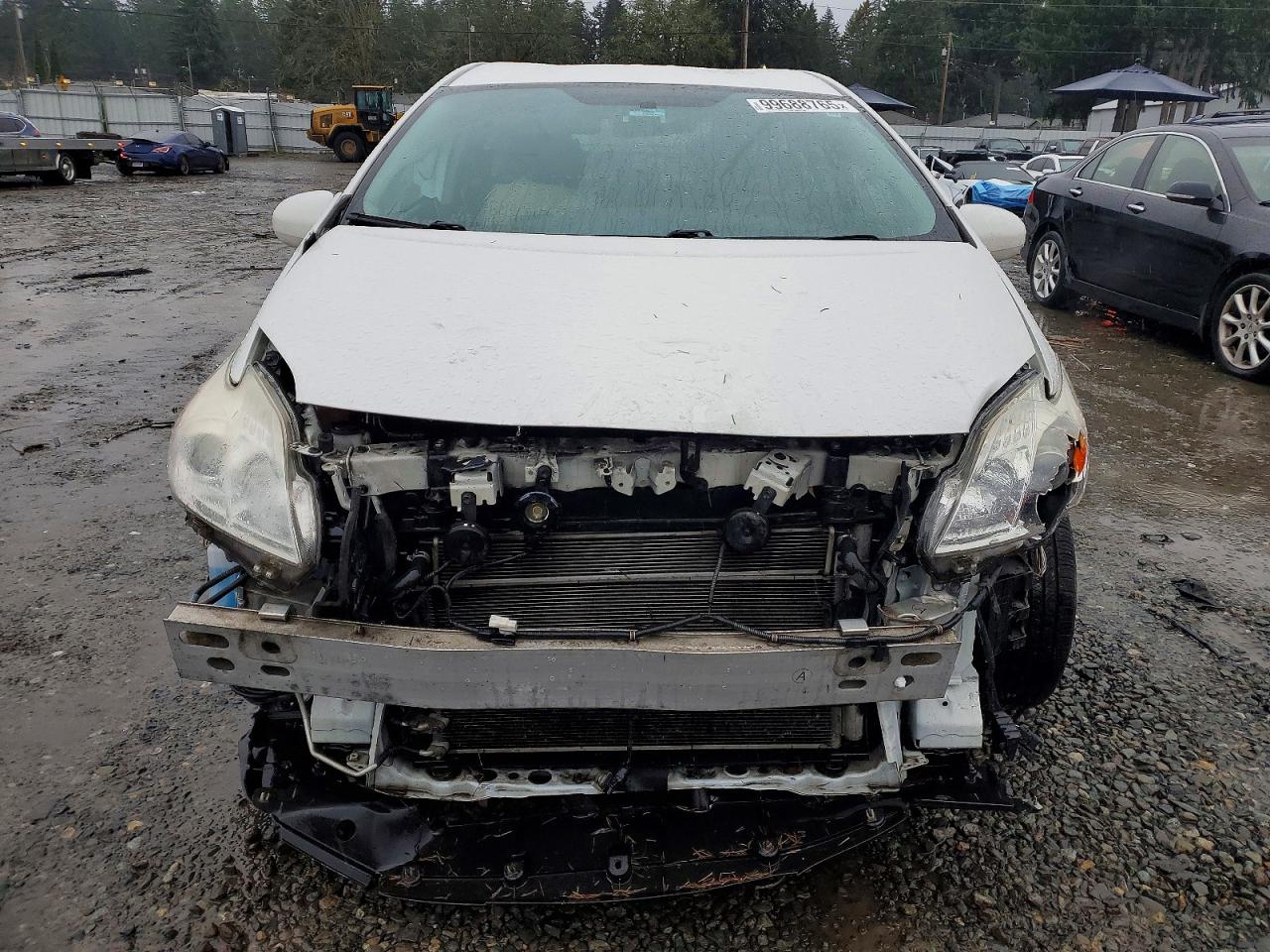 2015 TOYOTA PRIUS photo 5