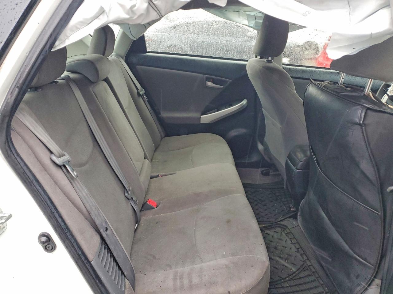 2015 TOYOTA PRIUS photo 10