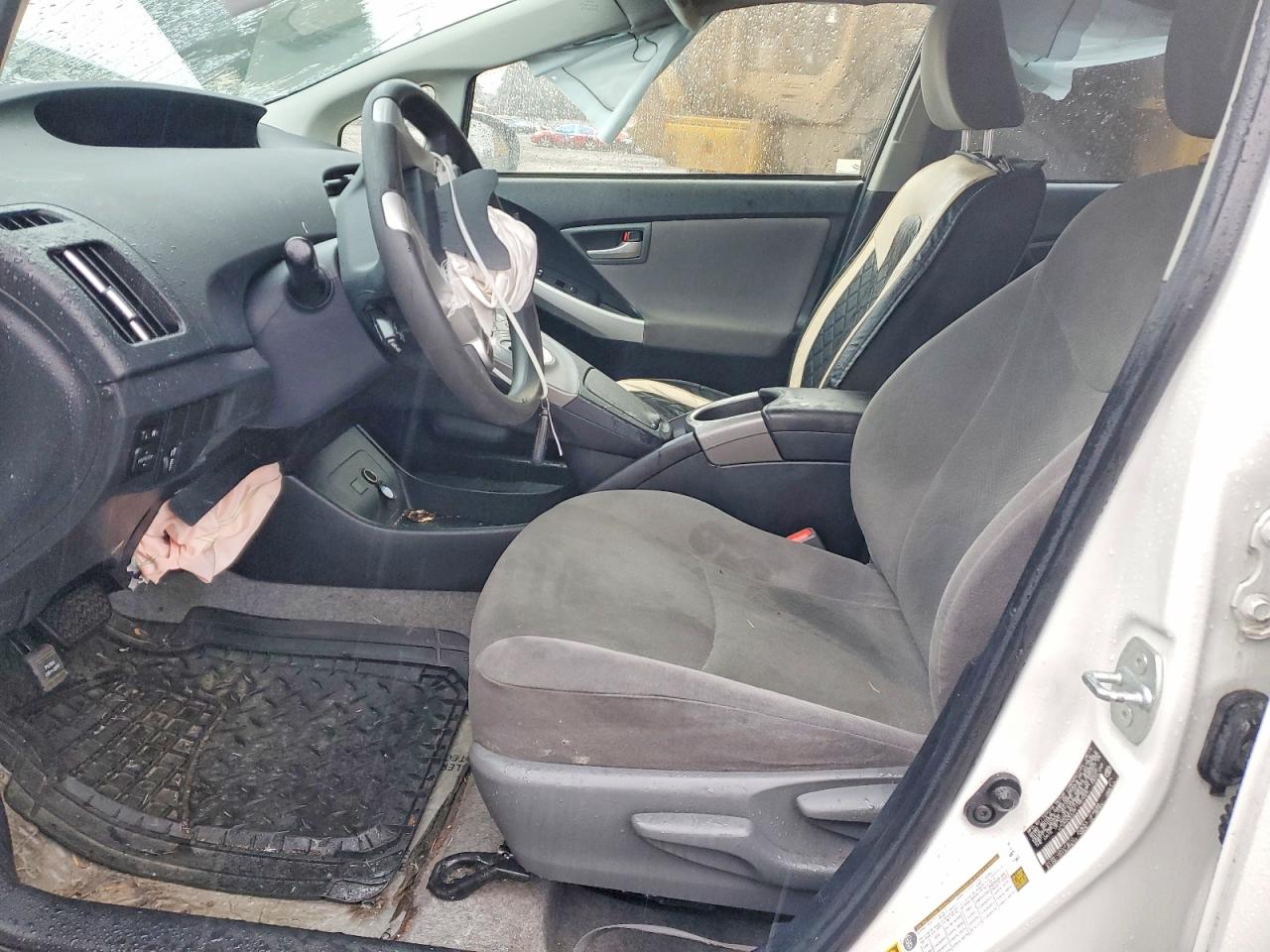 2015 TOYOTA PRIUS photo 7