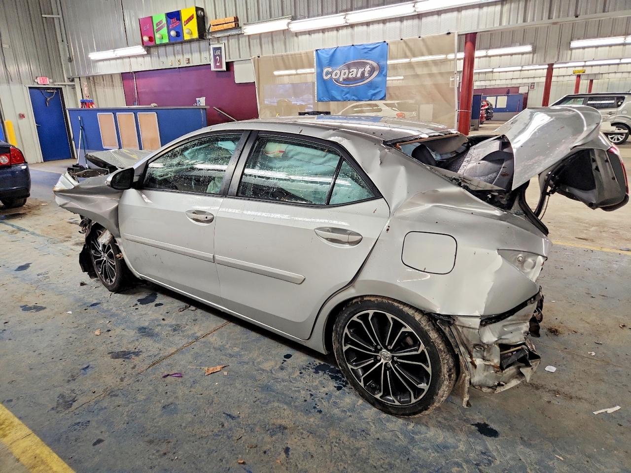 2016 TOYOTA COROLLA L photo 2
