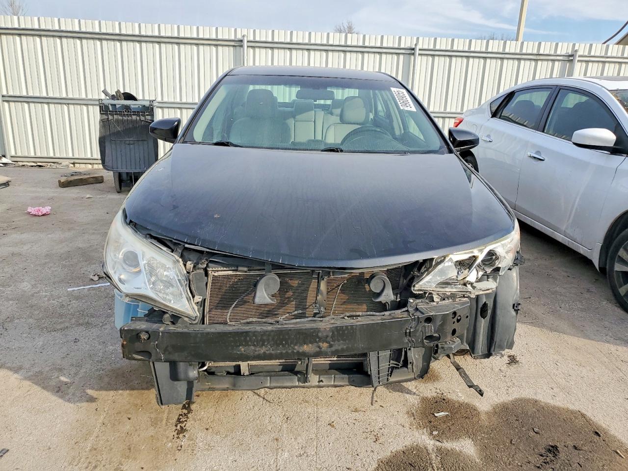 2014 TOYOTA CAMRY L photo 5