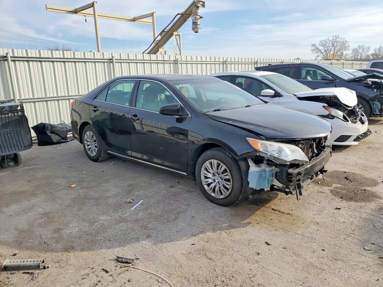 2014 TOYOTA CAMRY L photo 4
