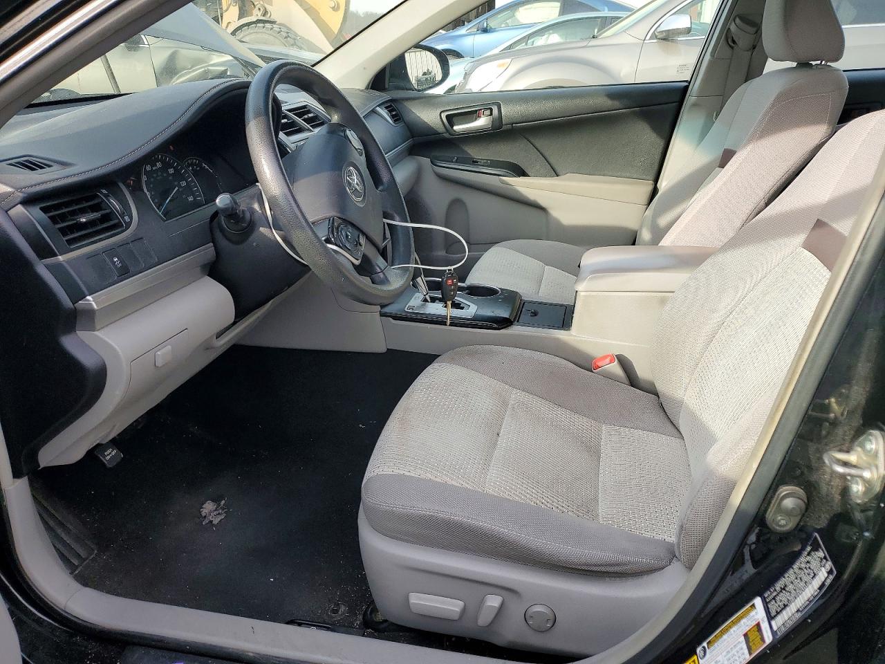 2014 TOYOTA CAMRY L photo 7