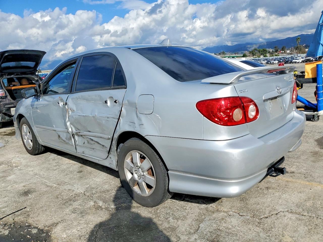 2005 TOYOTA COROLLA CE photo 2