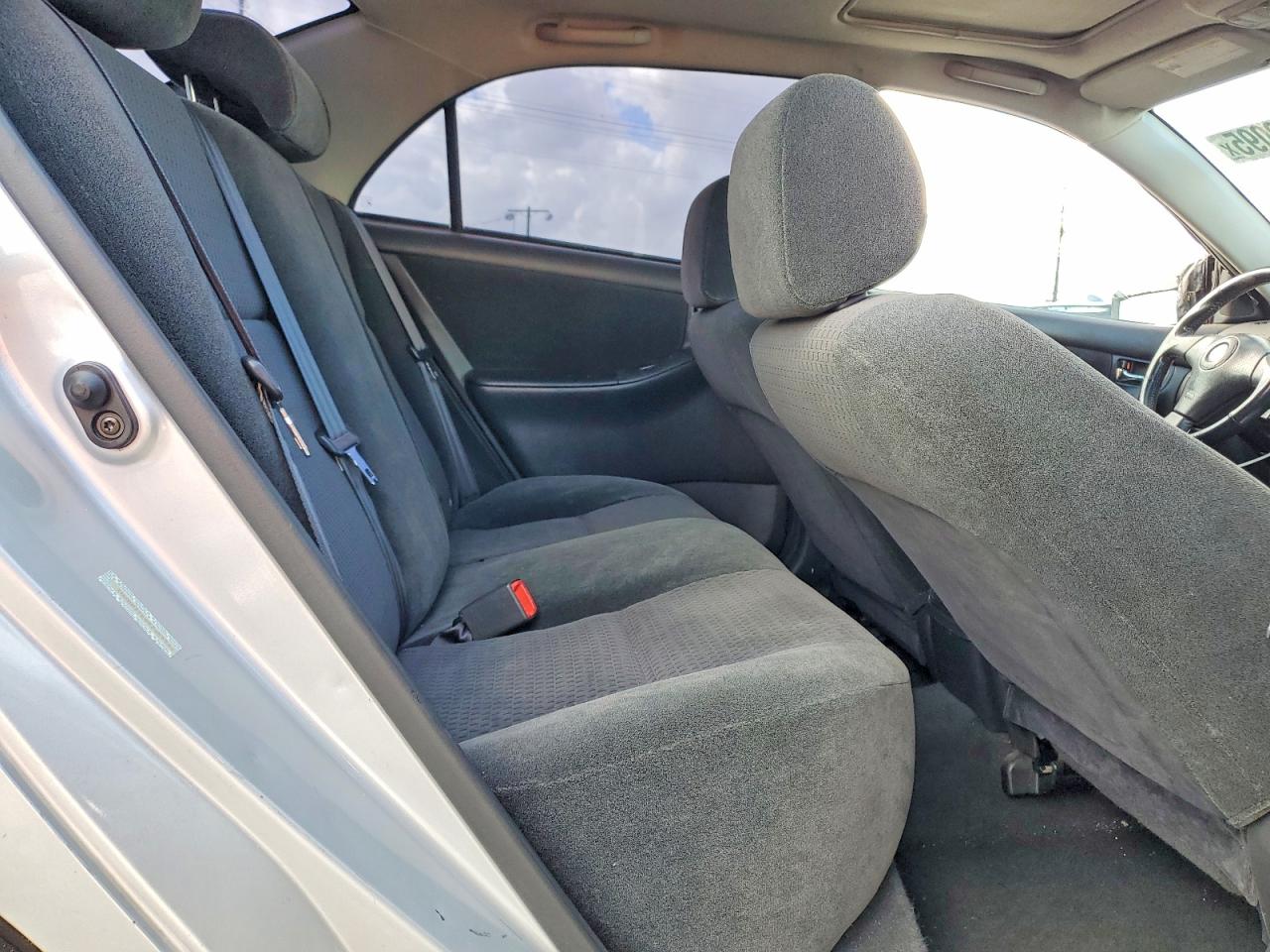 2005 TOYOTA COROLLA CE photo 10