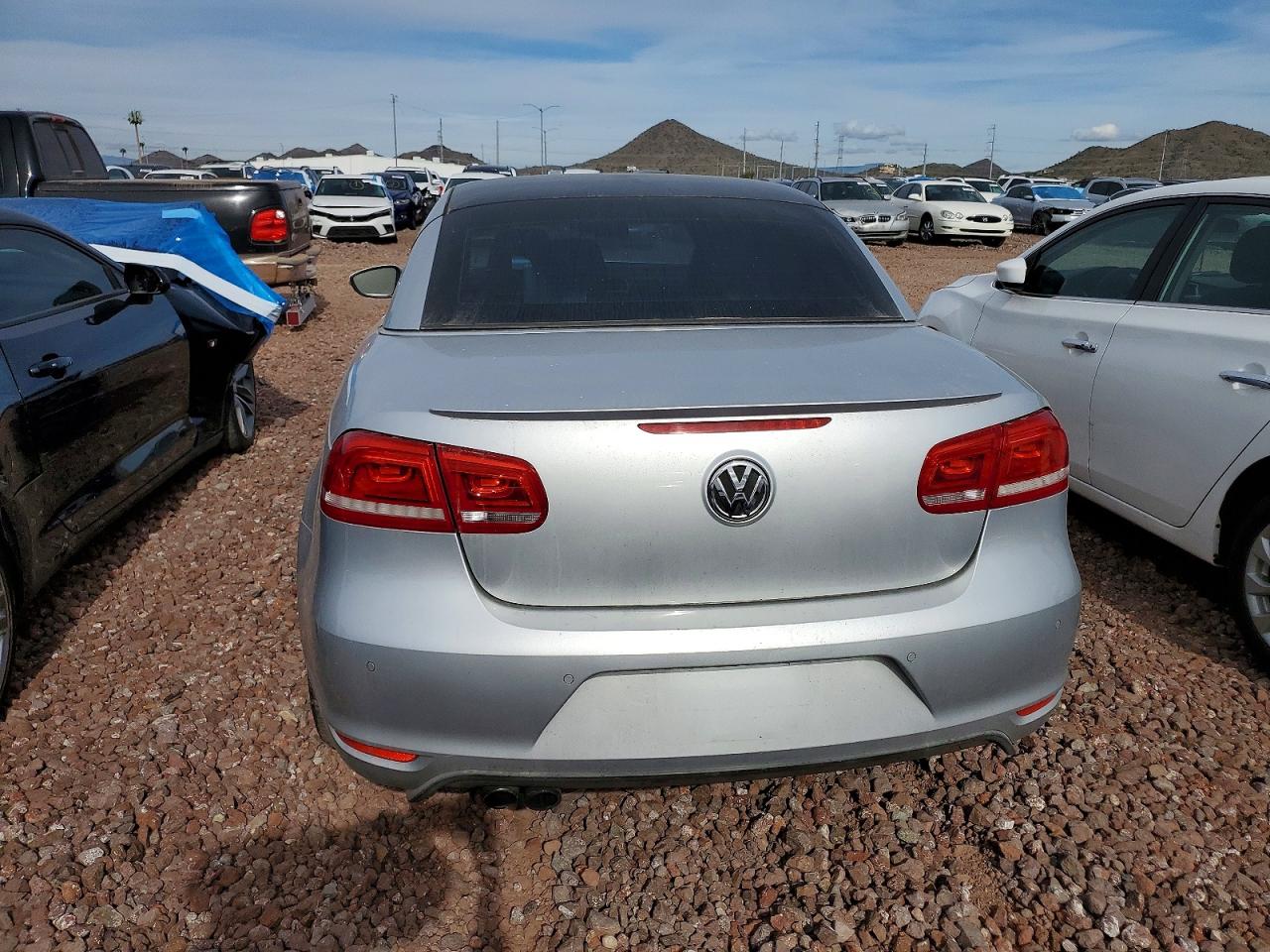 2013 VOLKSWAGEN EOS LUX photo 6