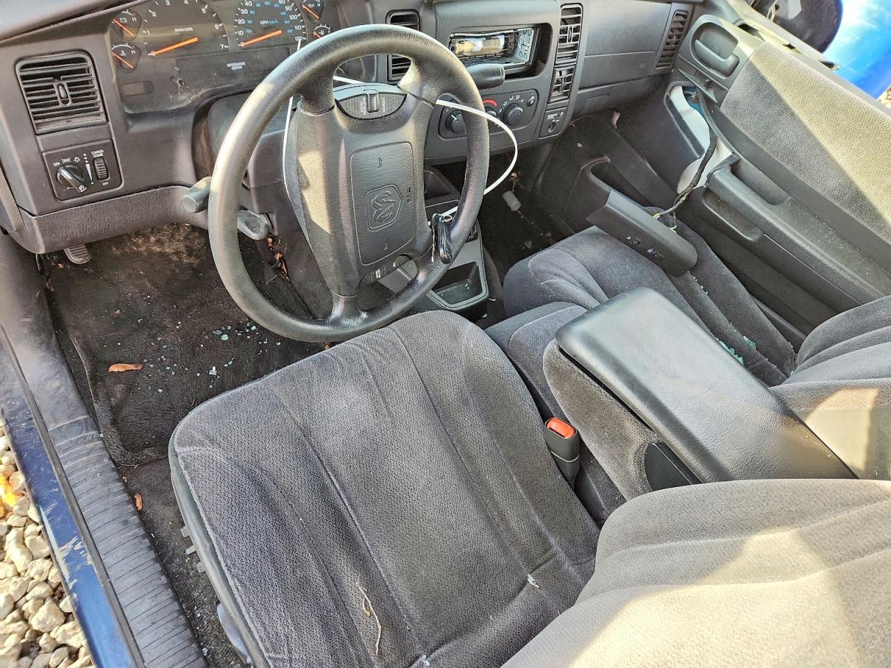 2002 DODGE DAKOTA SLT photo 8