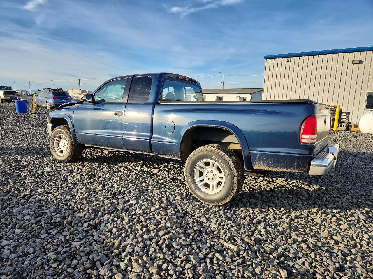 2002 DODGE DAKOTA SLT photo 2