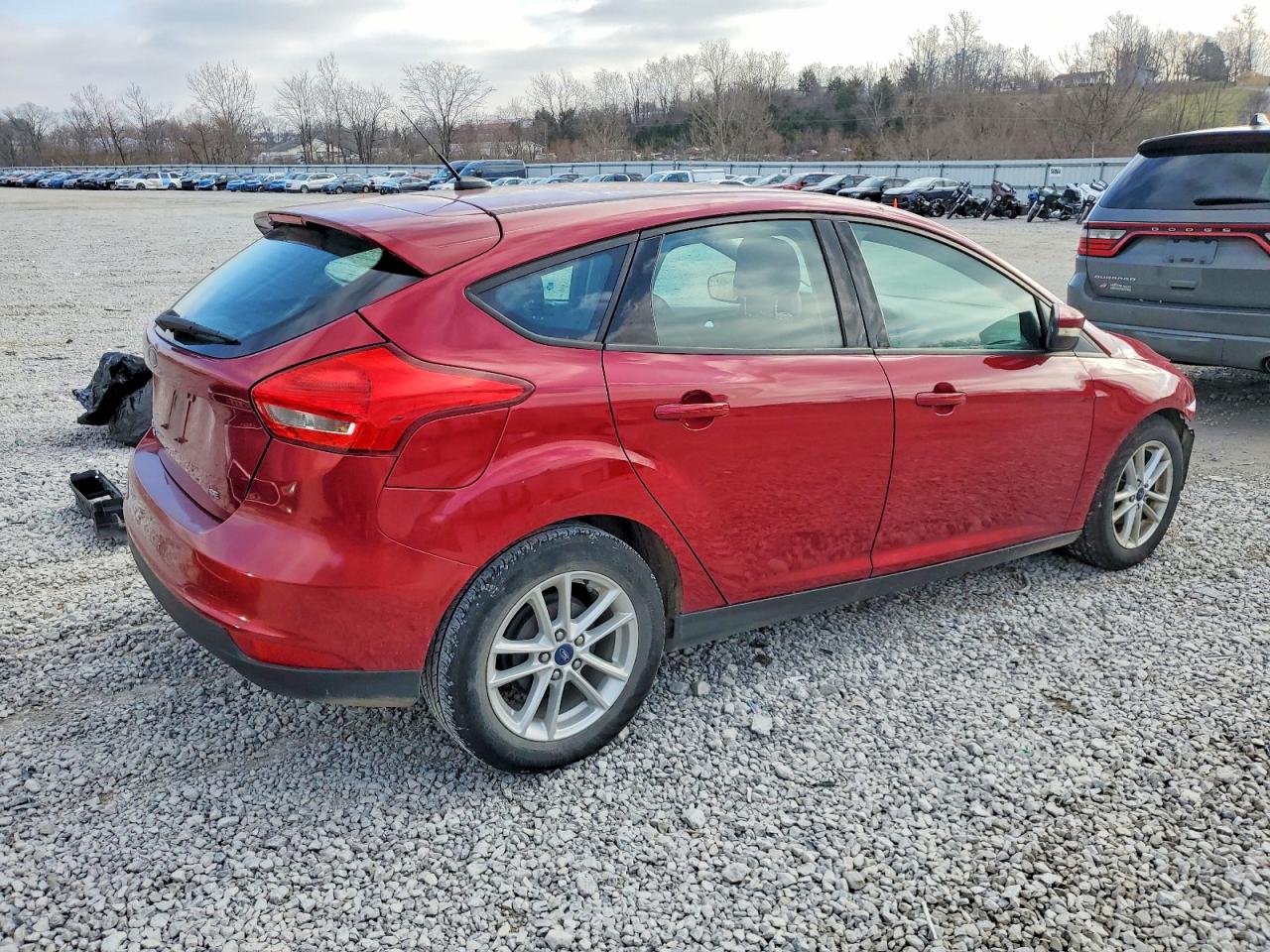 2017 FORD FOCUS SE photo 3