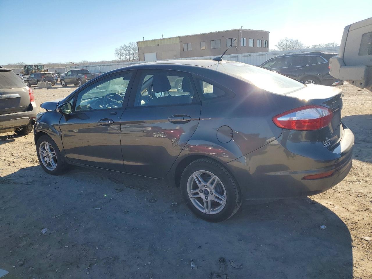 2018 FORD FIESTA SE photo 2