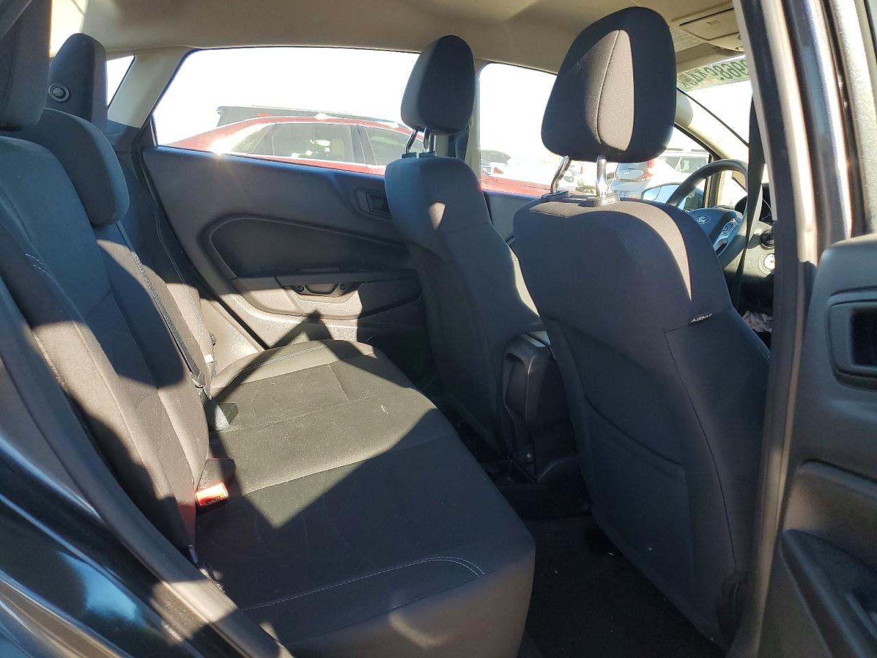 2018 FORD FIESTA SE photo 10