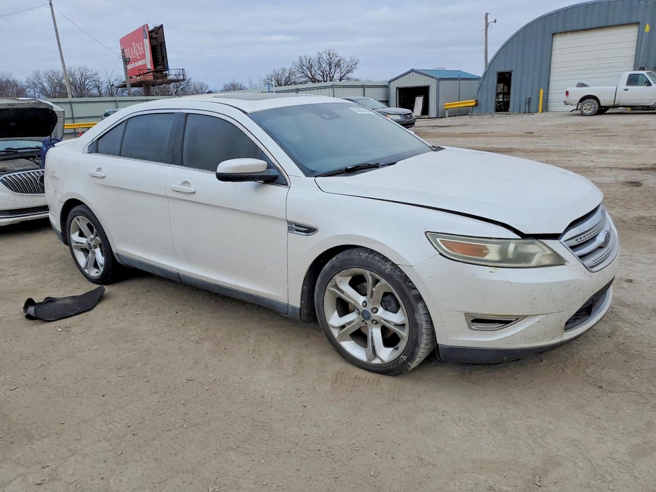 2010 FORD TAURUS SHO photo 4