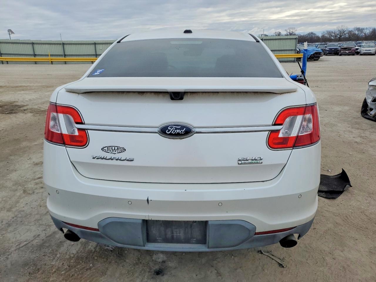 2010 FORD TAURUS SHO photo 6