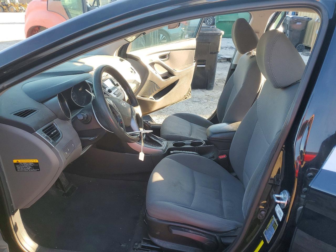 2014 HYUNDAI ELANTRA SE photo 7