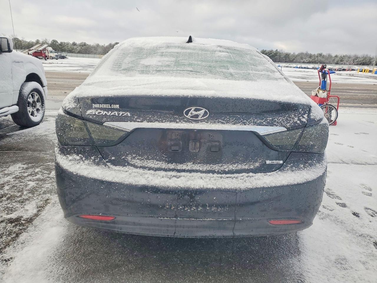 2011 HYUNDAI SONATA SE photo 6