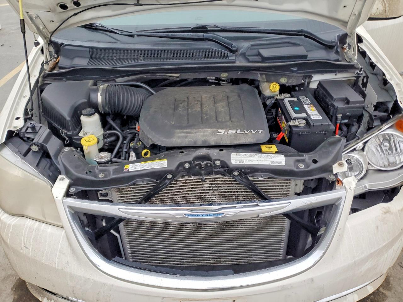 2012 CHRYSLER TOWN & COUNTRY photo 12