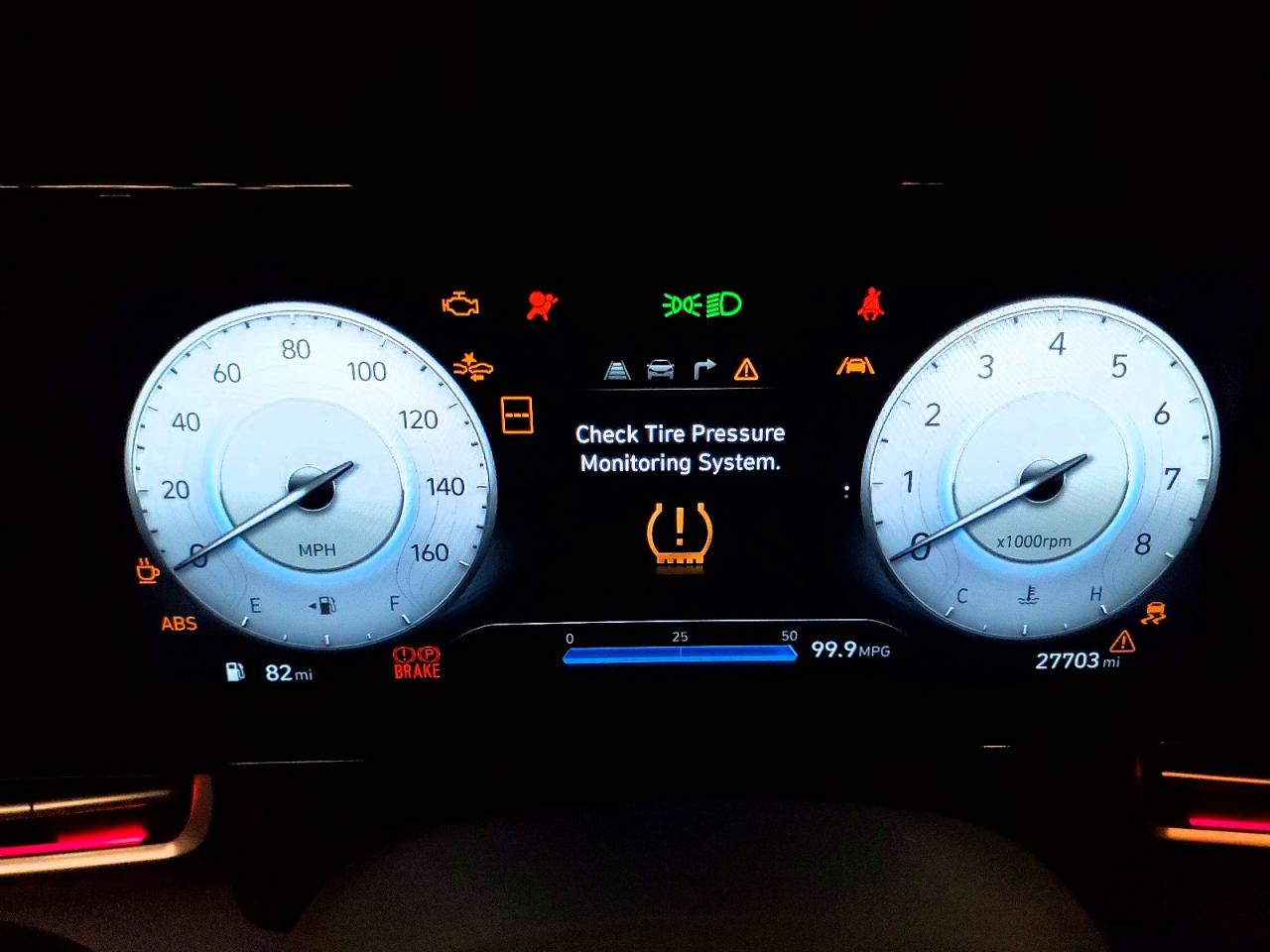 2024 HYUNDAI ELANTRA SEL photo 9