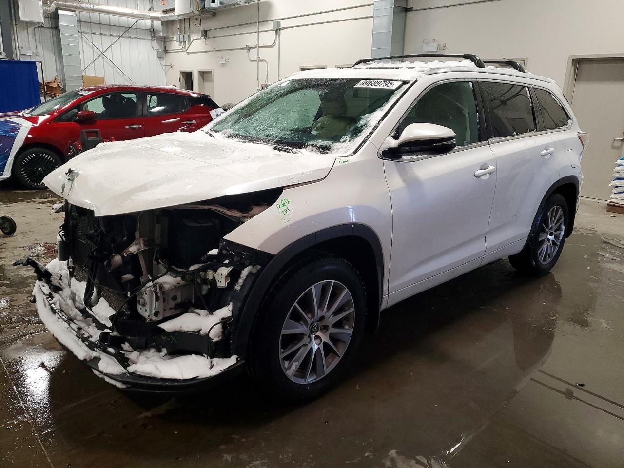 2016 TOYOTA HIGHLANDER
