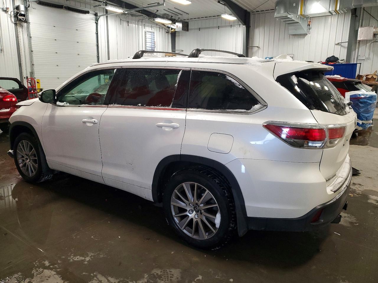 2016 TOYOTA HIGHLANDER XLE photo 2