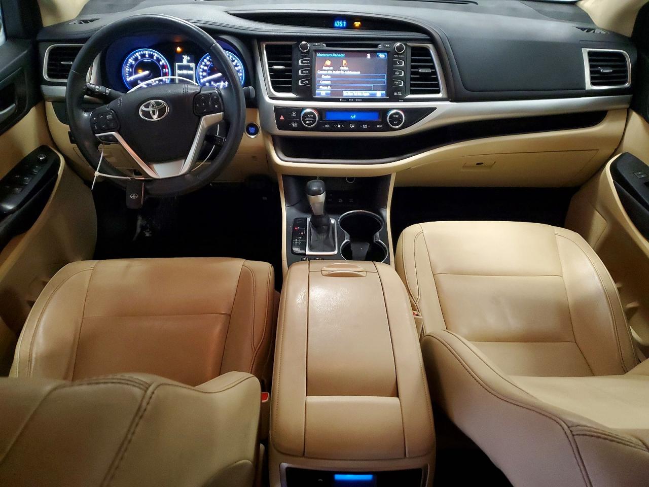 2016 TOYOTA HIGHLANDER XLE photo 8