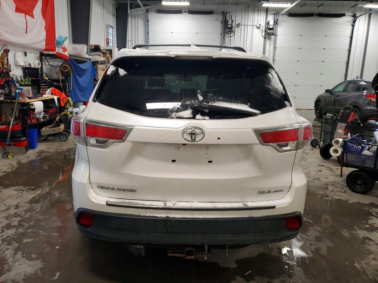 2016 TOYOTA HIGHLANDER XLE photo 6