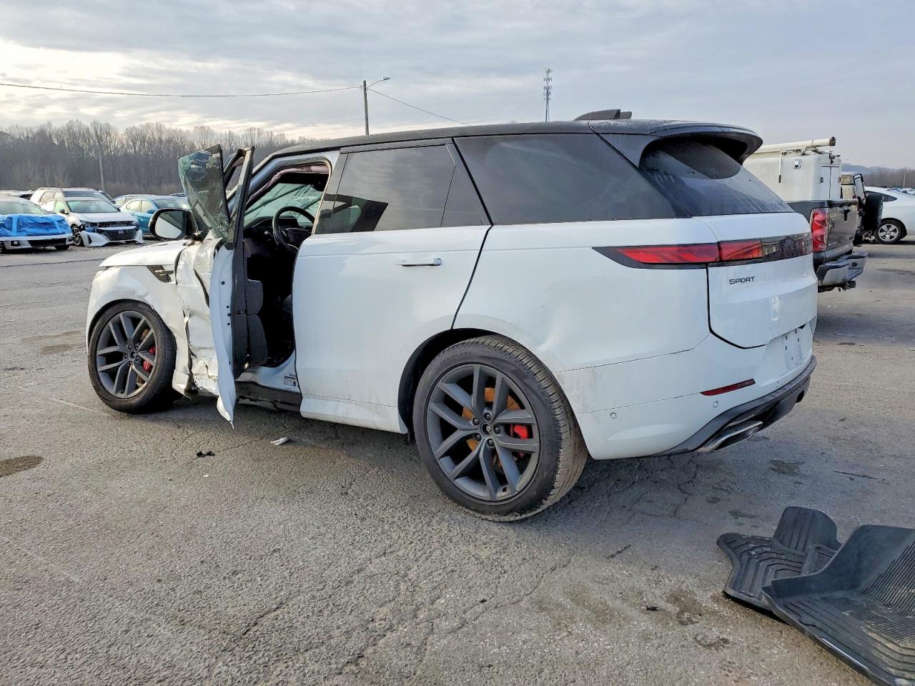2025 LAND ROVER RANGE ROVER SPORT DYNAMIC SE photo 3