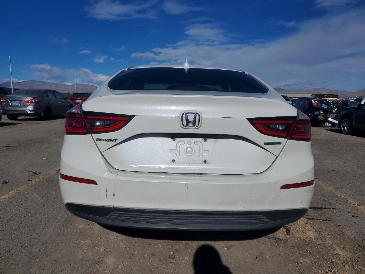 2019 HONDA INSIGHT LX photo 6