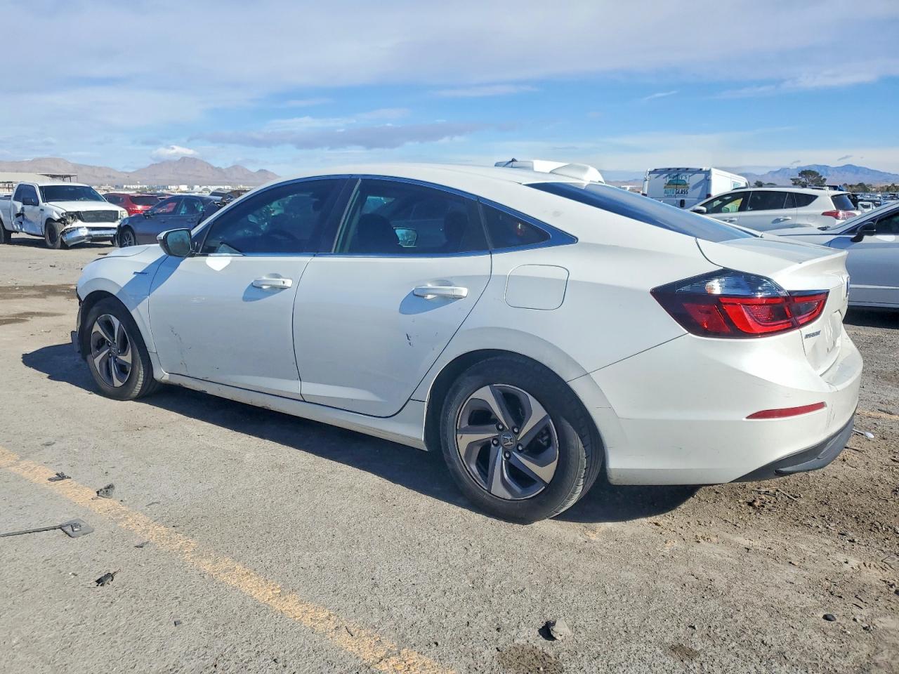 2019 HONDA INSIGHT LX photo 2
