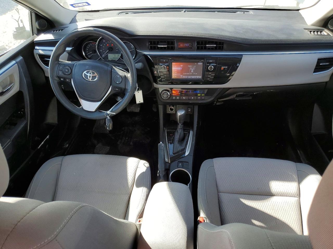 2015 TOYOTA COROLLA L photo 8