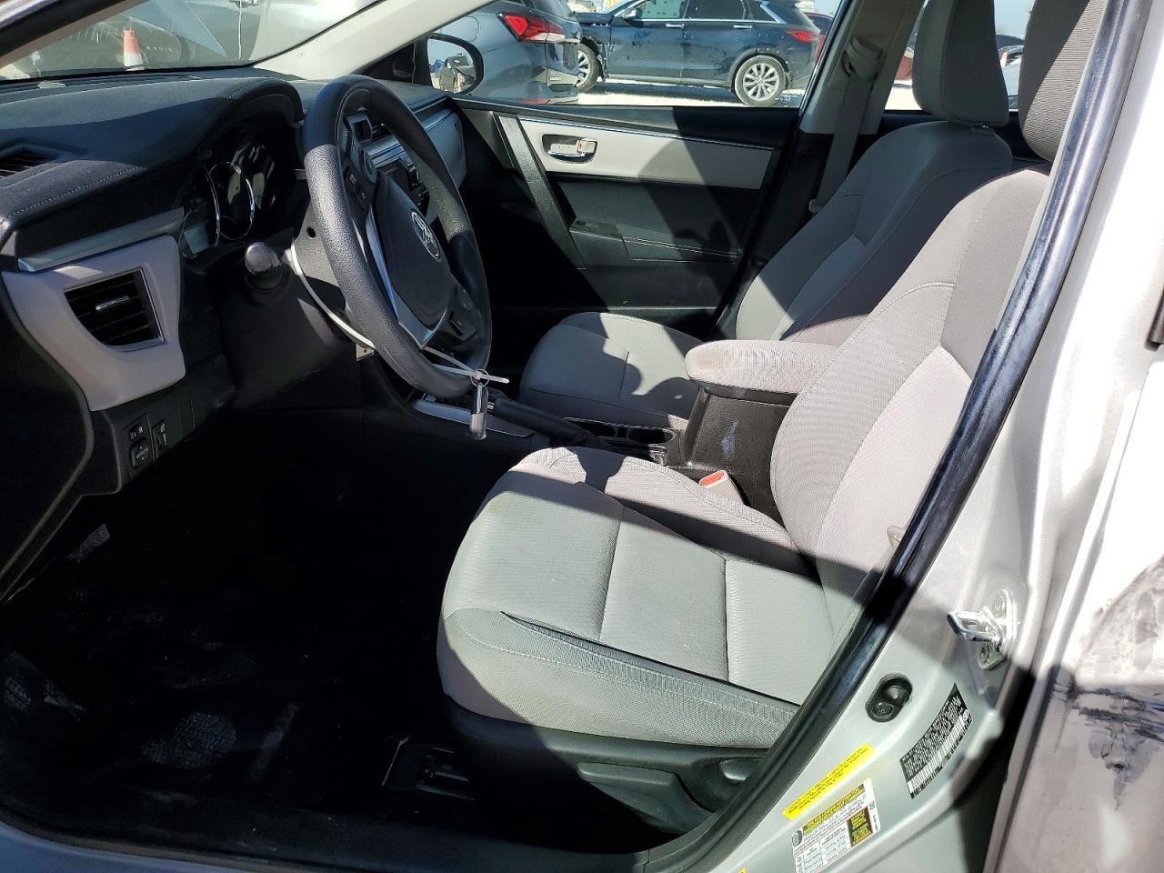 2015 TOYOTA COROLLA L photo 7