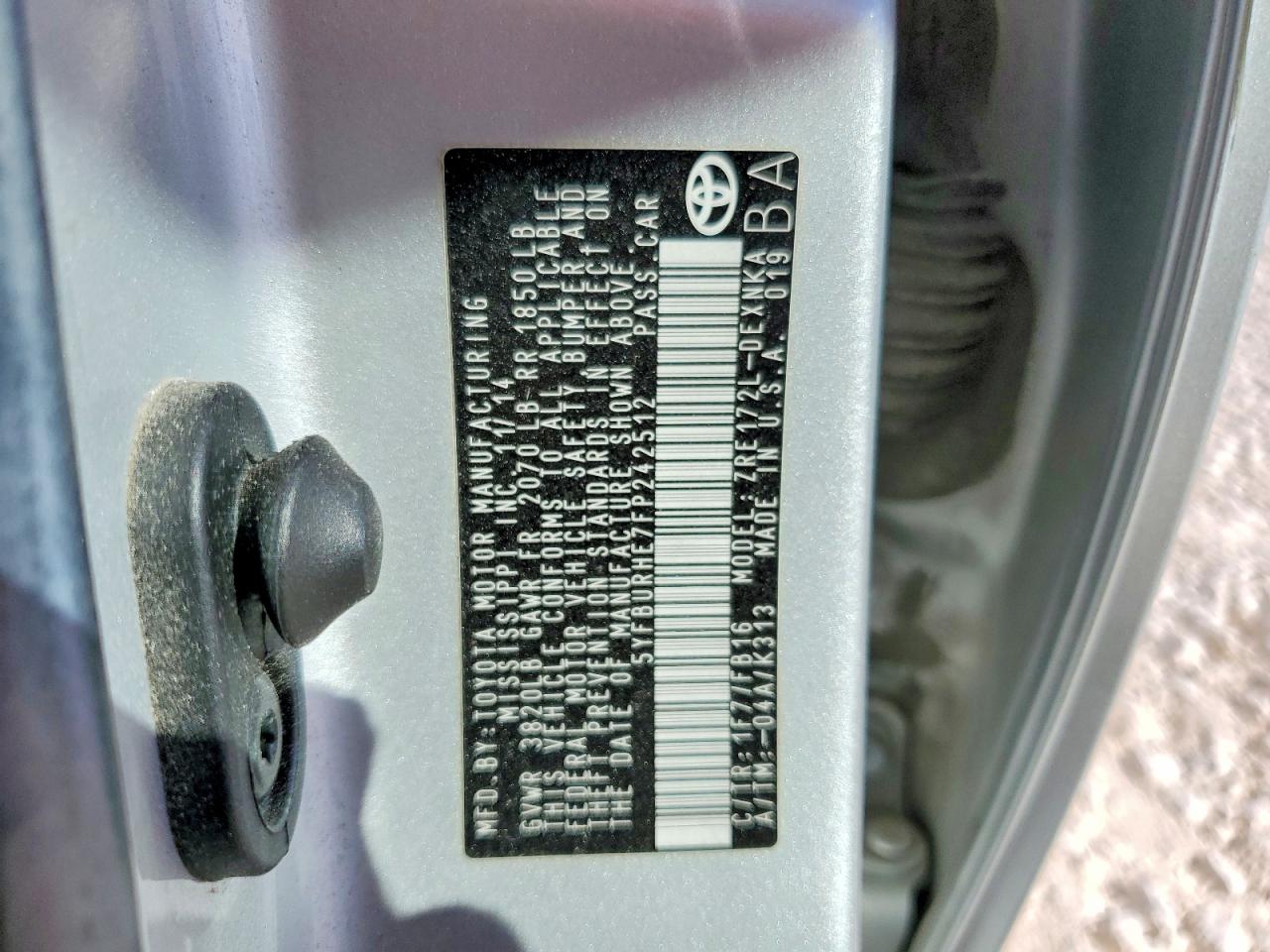 2015 TOYOTA COROLLA L photo 12